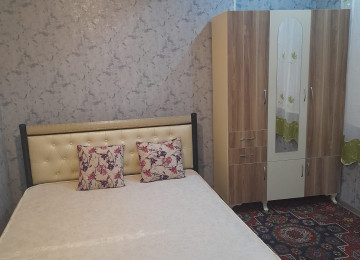 Ev Xırdalanda 10 nömrəli məktəb və Abşeron mərkəzi