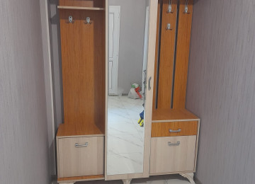 Ev Xırdalanda 10 nömrəli məktəb və Abşeron mərkəzi