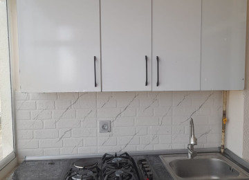 Ev Xırdalanda 10 nömrəli məktəb və Abşeron mərkəzi