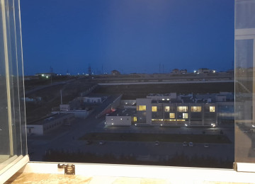 Ev Xırdalanda 10 nömrəli məktəb və Abşeron mərkəzi