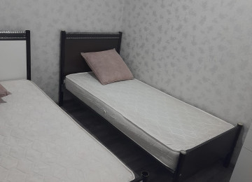 Ev Xırdalanda 10 nömrəli məktəb və Abşeron mərkəzi