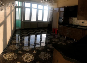 Dəniz mənzərəli, tam təmirli, 4 otaqlı mənzil satıram.