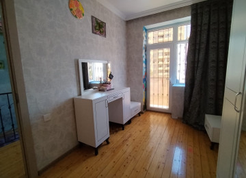 Xlrdalada AAAF PARK terefde olan 3 otaq heyet evi 2