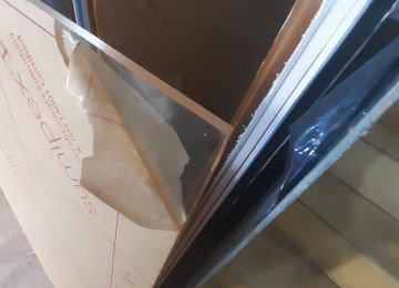 Orqsteklo satışı. Ölçüləri 1.22 x 1.83m Qalınlıqları: 2,5mm