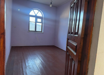 Xlrdalan kurqun yaxlql 4 otaq normal temir 90kv 400 azn