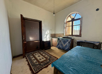 Xlrdalan kurqun yaxlql 4 otaq normal temir 90kv 400 azn