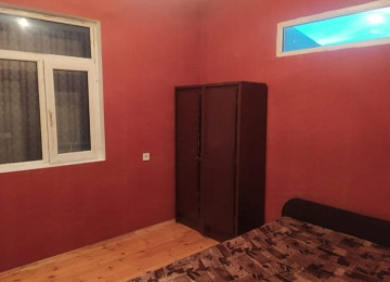 Kirayə Ev Verilir. Xırdalan şəhəri, 2 otaqlı, Göyçə
