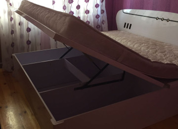 Xlrdalan Tam temirlidir. Her bir sheraiti vardir, daimi