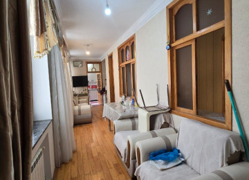 Xlrdalan Merkezde 3 otaq hersarayetnen 80 kv 600 azn