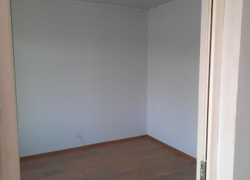 Zengezur sadliq sarayi ile uzbe uz 250m icerde Anbar kiraye