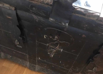 Qedimi Sandiq Olcusu 105-61 sm Qiymet 300 azn