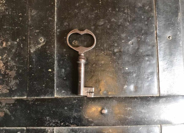 Qedimi Sandiq Olcusu 105-61 sm Qiymet 300 azn