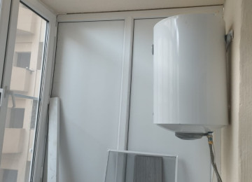 Tam təmirli, yeni mebellərlə təchiz olunub, suyu, işığı,