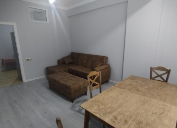 Tam təmirli, yeni mebellərlə təchiz olunub, suyu, işığı,