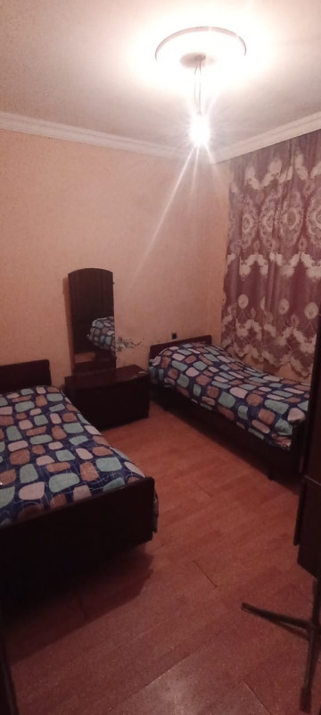 2 otaq heyet evi kiraye verlir Xırdalanda Texnikomdan iki məhəllə aşığı küçədə,