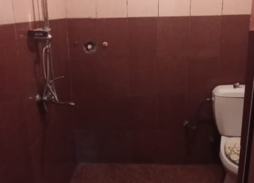 Xırdalanda Texnikomdan iki məhəllə aşığı küçədə,