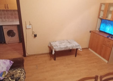 Xırdalanda Texnikomdan iki məhəllə aşığı küçədə,