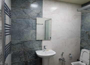 bütün əşyalar yenidir evdə yaşanılmayıb. Bəzi əşyaları