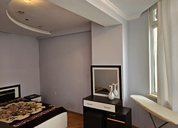 Xlrdalan teze bazar ve kohne bazara yaxln olan 3 otaq