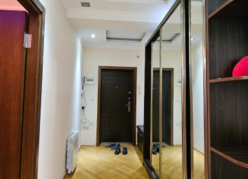 Xlrdalan teze bazar ve kohne bazara yaxln olan 3 otaq