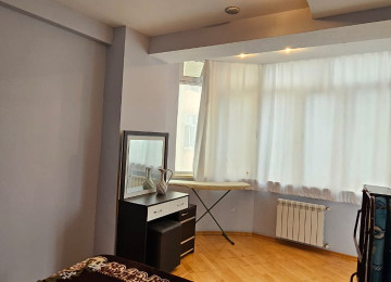 Xlrdalan teze bazar ve kohne bazara yaxln olan 3 otaq