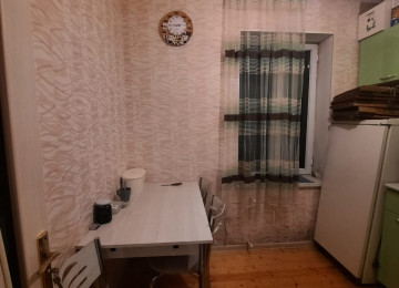 Xlrdalan Bakl muhedslyin yanl 1 otaq 56 kv 300 azn kiraye