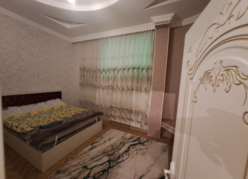 Naxçıvan şəhərin tam mərkəzində 3 otaqlı əla təmirli evi