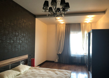 В центре города на против Порт Баку в здание АЗИНКО в