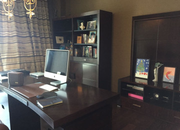 В центре города на против Порт Баку в здание АЗИНКО в