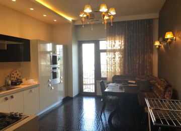 В центре города на против Порт Баку в здание АЗИНКО в