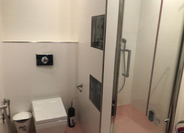 В центре города на против Порт Баку в здание АЗИНКО в