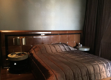 В центре города на против Порт Баку в здание АЗИНКО в