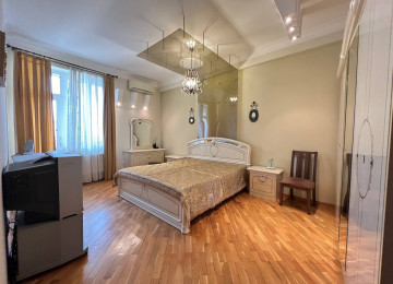 Nəsimi r-nu Rəşid Behbudov küçəsində 28 may mst 2-ci