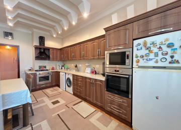 Nəsimi r-nu Rəşid Behbudov küçəsində 28 may mst 2-ci