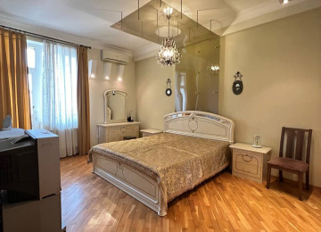 Nəsimi r-nu Rəşid Behbudov küçəsində 28 may mst 2-ci