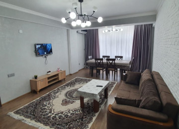 Ev Ayleli adama verilir Super tem Xlrdalada At heykerin