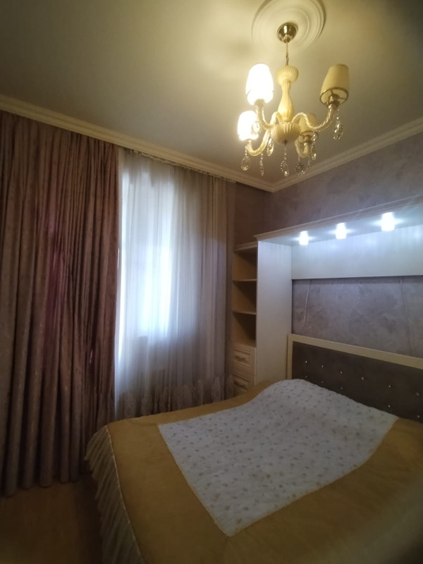 2 otaq menzil kiraye verlir Ailəliyə verilir. Zaks kagızıilə. Kristal 2 Xırdalanın ən