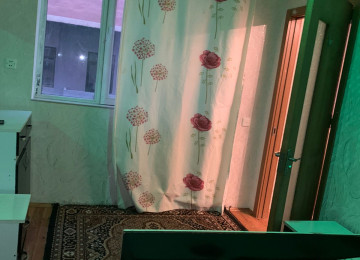 Riyat ticaret merkezin yaxlql 1 otaq 2 ye olmus tam temirli