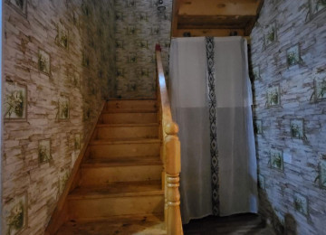 Xlrdalada 1 sayll orta mektebe yaxln 4 otaq 2 mertebeli