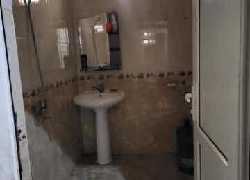 Xlrdalada 1 sayll orta mektebe yaxln 4 otaq 2 mertebeli