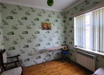 Xlrdalada 1 sayll orta mektebe yaxln 4 otaq 2 mertebeli