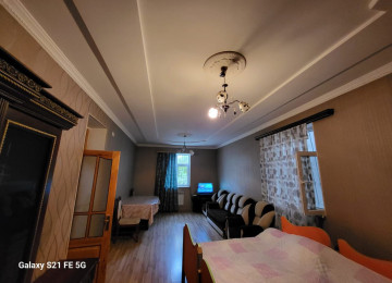 Xlrdalada 1 sayll orta mektebe yaxln 4 otaq 2 mertebeli