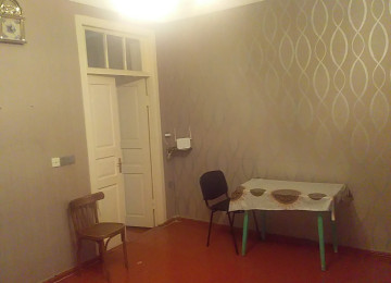 Nəsimi metrosundan 5 dəqiqəlik məsafədə həyət evimi kirayə