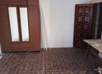 Xlrdalada 8 Sayll orta mektebin yanl 1 otaq heyet evi