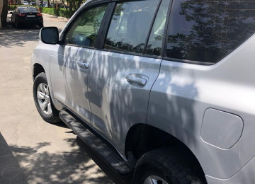 2017 года. Я второй владелец. Серебристый металлический