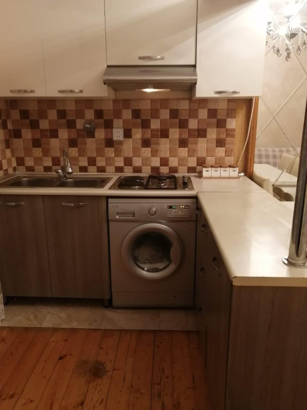 3 otaq menzil satllr . Temirli ve butun eshyalari ile AAAF yashayish