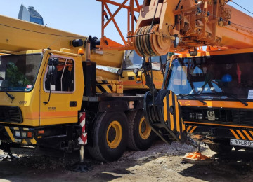 Avtokran "GROVE" 50 Tonluq. Oxun uzunluğu 39 m. Kranın ve
