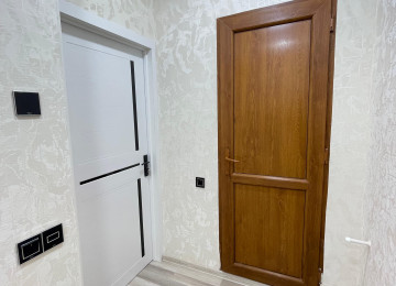 Ev Xırdalan AAAF park yaşayış kompleksində yerləşir.AAAF