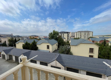 Ev Xırdalan AAAF park yaşayış kompleksində yerləşir.AAAF