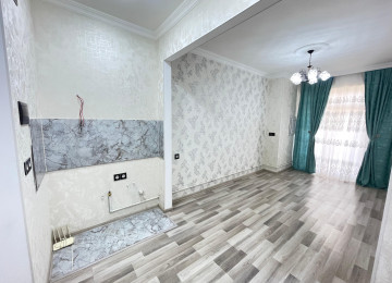 Ev Xırdalan AAAF park yaşayış kompleksində yerləşir.AAAF